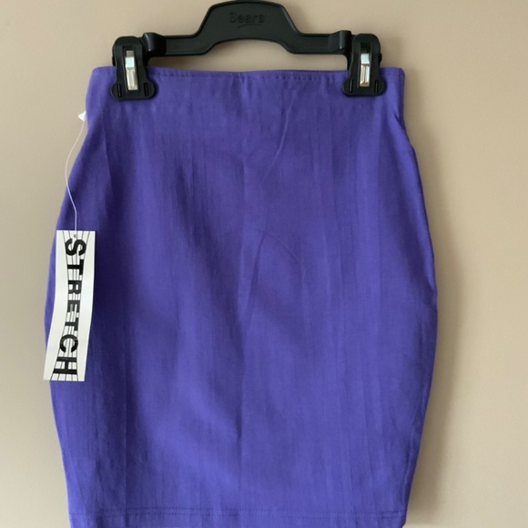 Ladies (new with tags) purple skirt - Picture 2 of 2